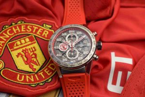 Swiss Replica TAG Heuer Carrera Heuer 01 Manchester United Special Edition Chronograph 43mm Watch For 2018