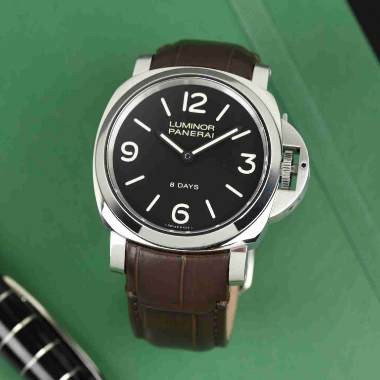 Description the new Strap of Panerai Luminor 8 Days 44mm Replica Watches