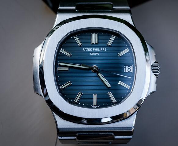 Replica Patek Philippe Nautilus Blue Dial Steel 42mm 5711 Watches Review 1