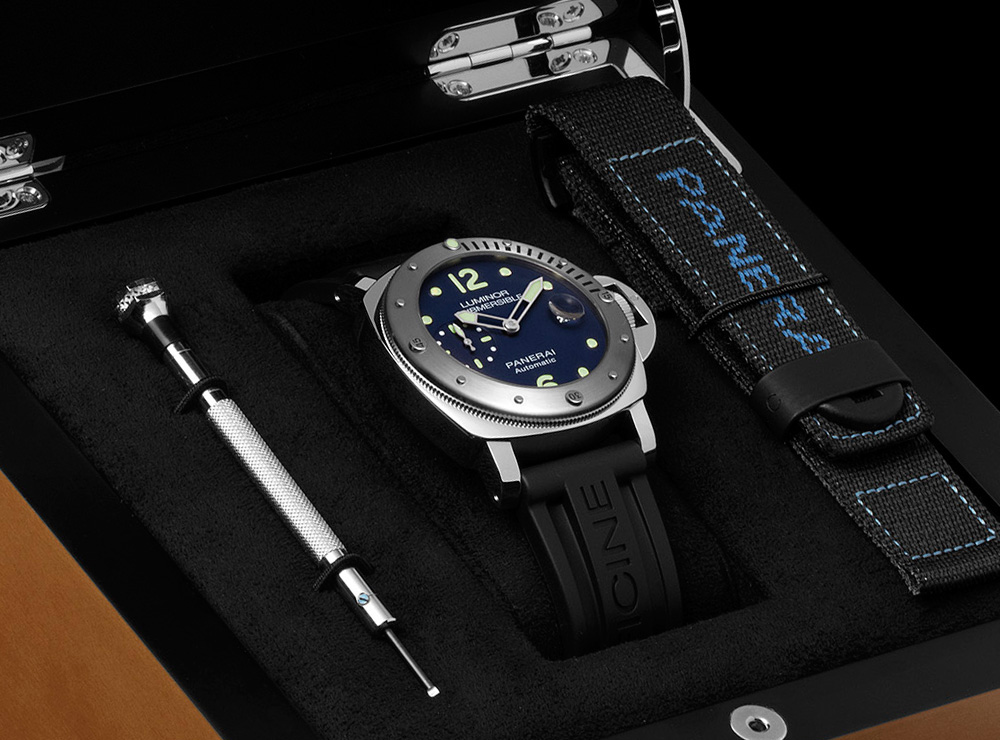 Replica Panerai Luminor Submersible Automatic Acciaio PAM731 Watch Review